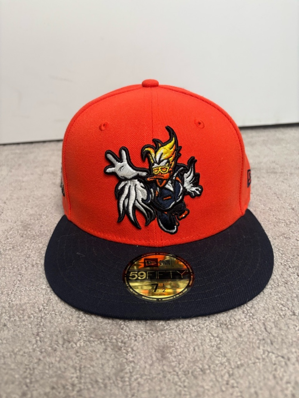 New Era Summerlin Aviators Fitted Cap with Character Embroidery